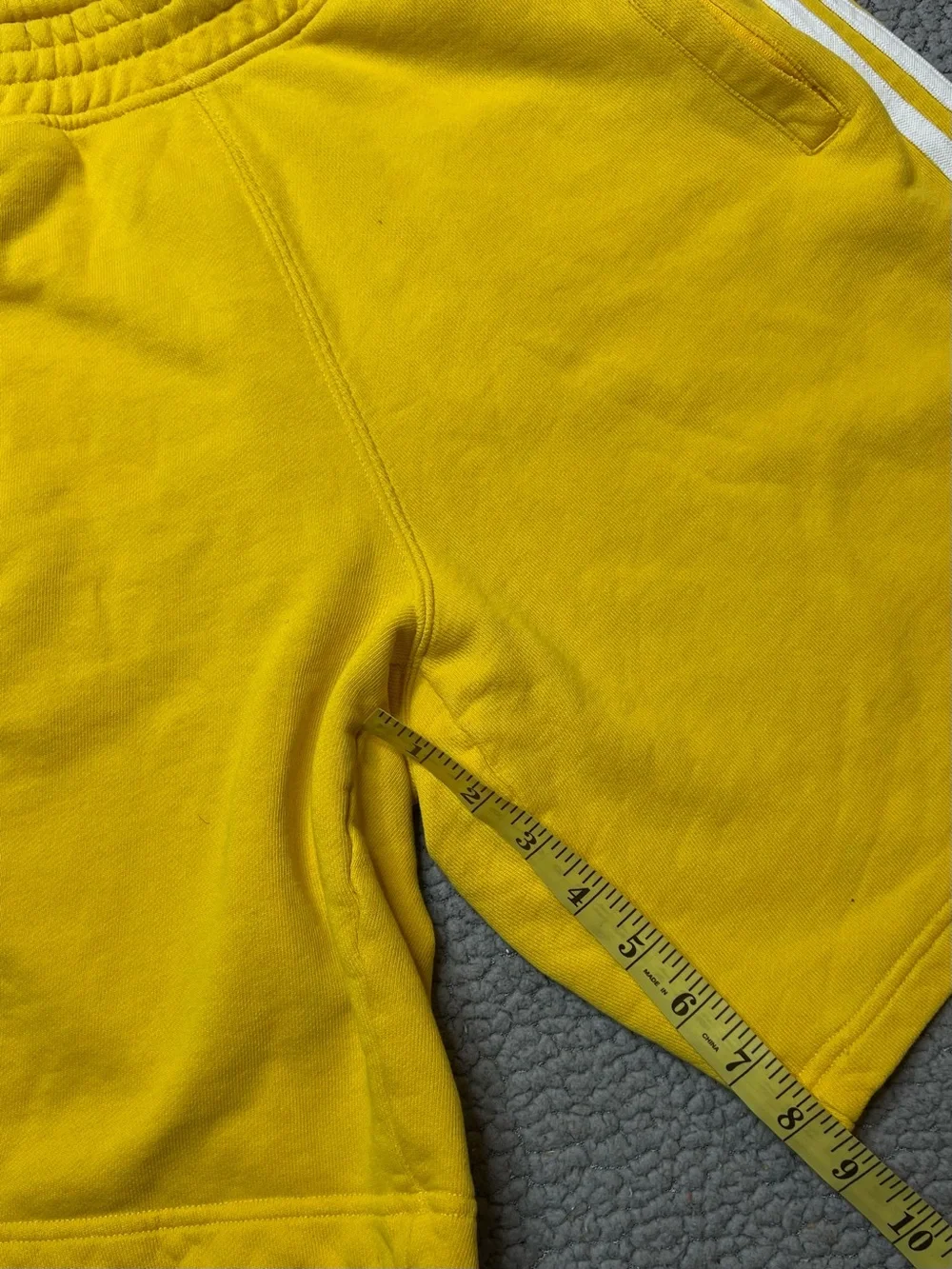 Adidas Originals Trefoil Shorts With Pockets Men’s Size Large Size Large Yellow